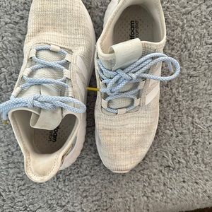 Women’s Addias, Size 8